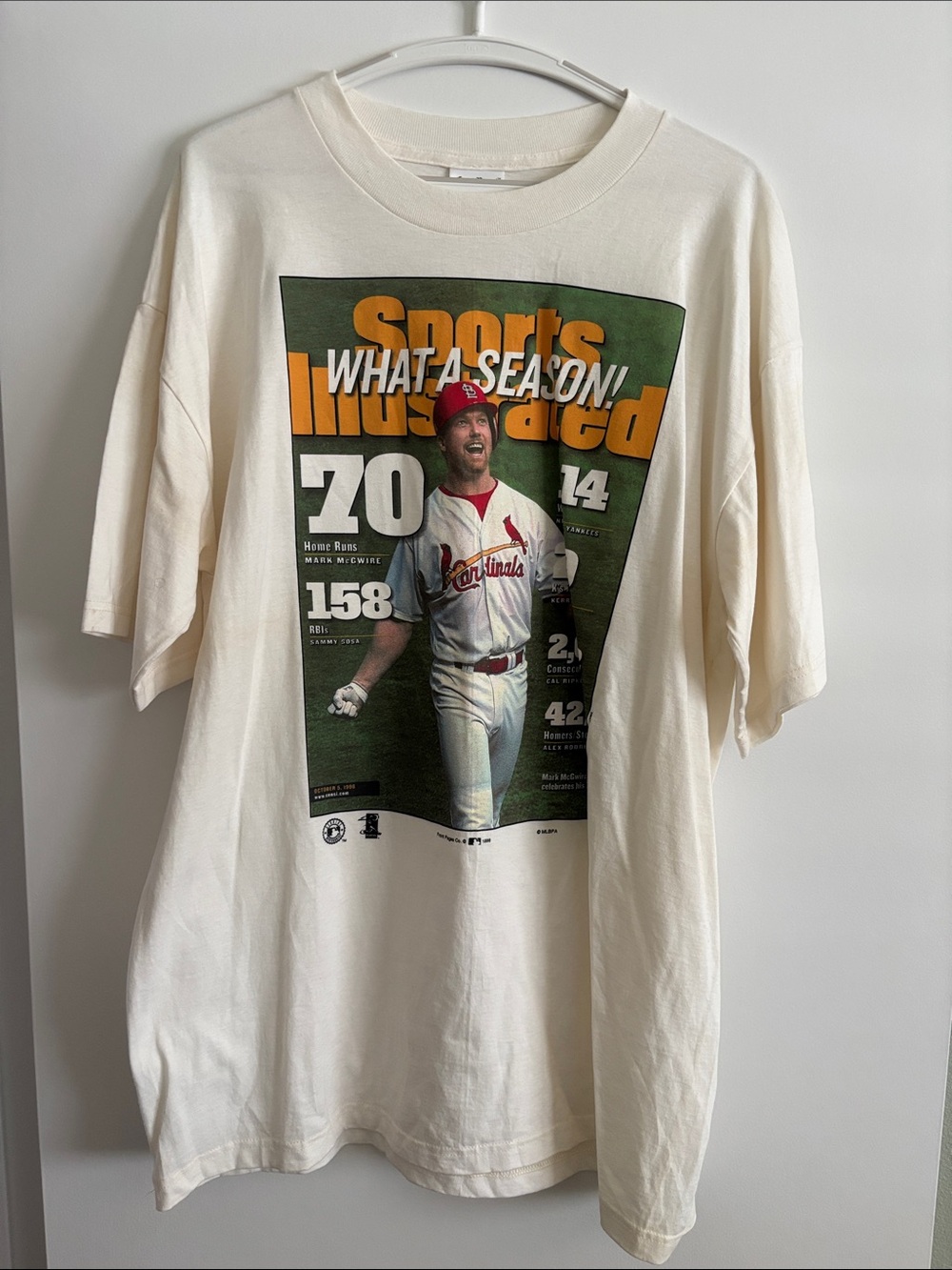 MLB Mark McGwire Sports Illustrated Baseball Graphic Tee